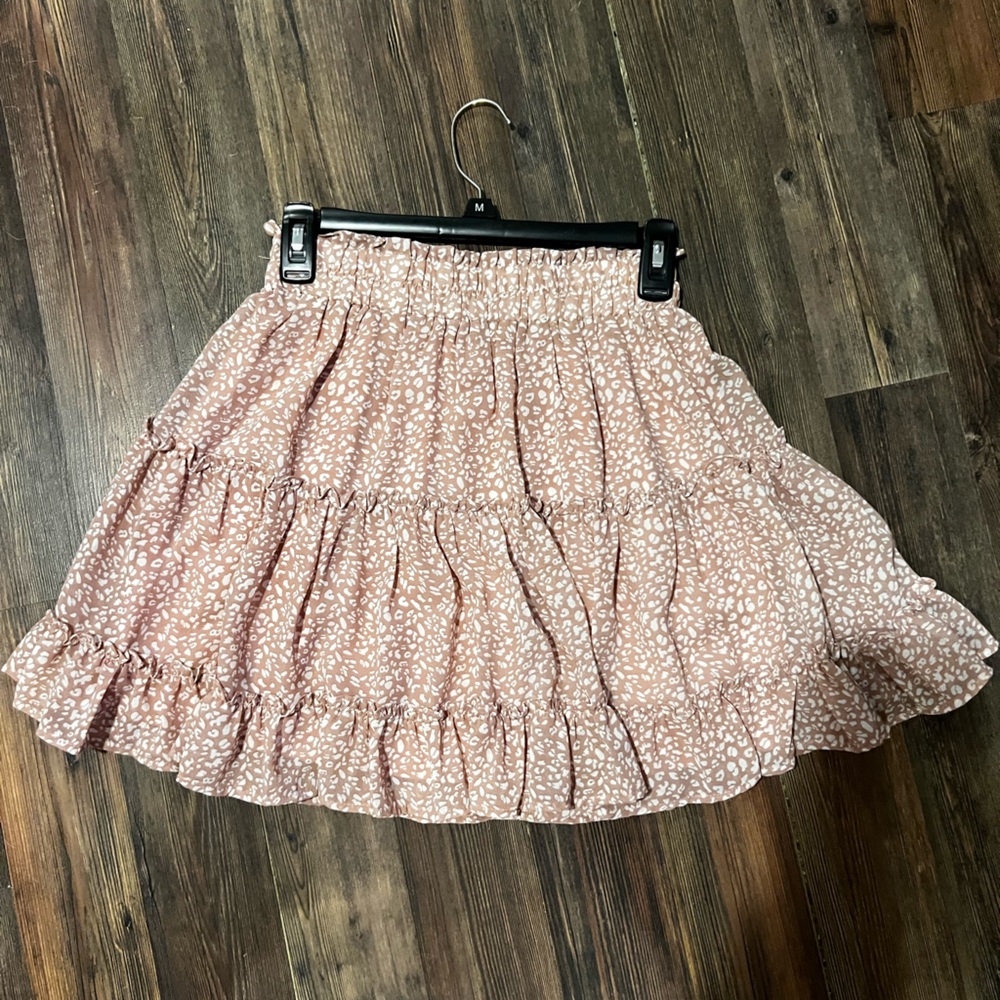 super cute light pink boutique style skirt.
